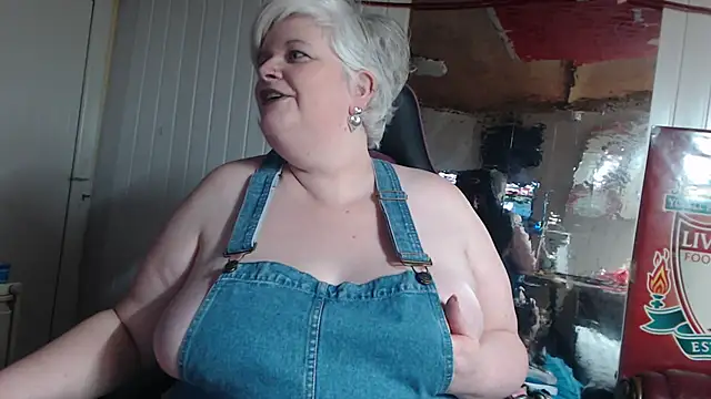 sexychazza16 online show from December 9, 2024, 7:50 pm