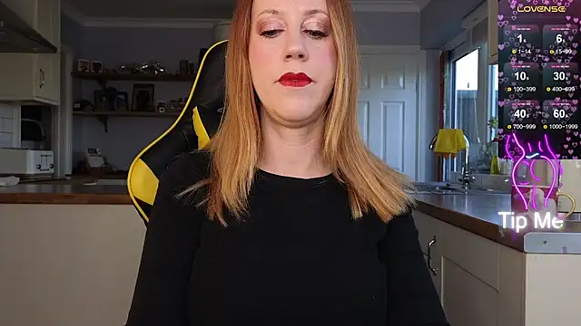 Snapshot of stripmequick chatting on February 5, 2025, 10:41 am stripmequick online show from February 5, 2025, 10:41 am