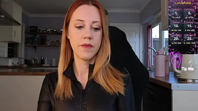 Snapshot of stripmequick chatting on September 25, 2025, 9:24 am stripmequick online show from September 25, 2025, 9:24 am