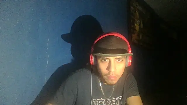 Snapshot of AlexAlejandro13 chatting on October 6, 2025, 7:06 am AlexAlejandro13 online show from October 6, 2025, 7:06 am
