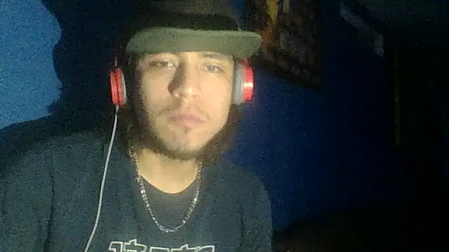 Snapshot of AlexAlejandro13 chatting on October 15, 2025, 5:07 am AlexAlejandro13 online show from October 15, 2025, 5:07 am