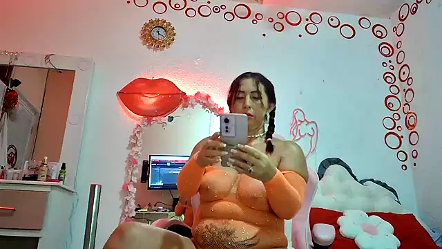 Snapshot of Dulce_Maria05 chatting on February 2, 2025, 4:22 pm Dulce Maria05 online show from February 2, 2025, 4:22 pm