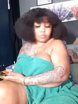 PearlSexxy69 online show from September 28, 2025, 3:28 pm