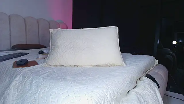 Snapshot of sofi_decker chatting on November 22, 2025, 12:15 pm sofi decker online show from November 22, 2025, 12:15 pm