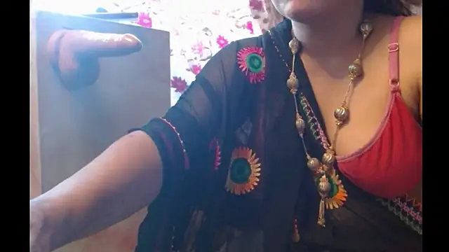 Snapshot of Star-Night chatting on October 25, 2025, 8:33 am Star-Night online show from October 25, 2025, 8:33 am