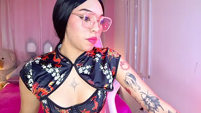 Snapshot of Lyna_love chatting on October 15, 2025, 8:20 pm Lyna love online show from October 15, 2025, 8:20 pm