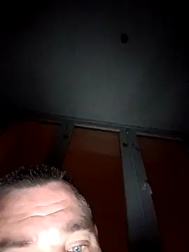 Snapshot of Ivanekkral chatting on November 9, 2025, 11:47 pm Ivanekkral online show from November 9, 2025, 11:47 pm