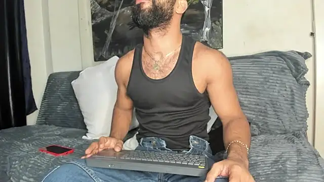 Snapshot of sweatyhairypig23 chatting on October 5, 2025, 6:12 am sweatyhairypig23 online show from October 5, 2025, 6:12 am