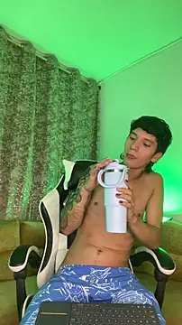 Snapshot of JacoboSwam chatting on November 12, 2025, 10:04 am JacoboSwam online show from November 12, 2025, 10:04 am