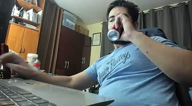 Snapshot of VonDoomdelToro chatting on December 9, 2024, 6:01 am VonDoomdelToro online show from December 9, 2024, 6:01 am