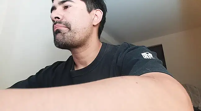 Snapshot of VonDoomdelToro chatting on February 10, 2025, 3:46 am VonDoomdelToro online show from February 10, 2025, 3:46 am