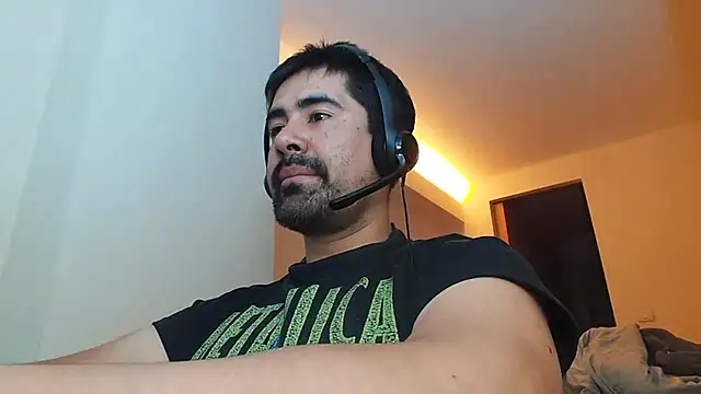 Snapshot of VonDoomdelToro chatting on February 13, 2025, 3:18 am VonDoomdelToro online show from February 13, 2025, 3:18 am