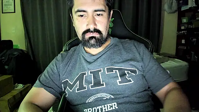 Snapshot of VonDoomdelToro chatting on October 28, 2025, 6:17 am VonDoomdelToro online show from October 28, 2025, 6:17 am