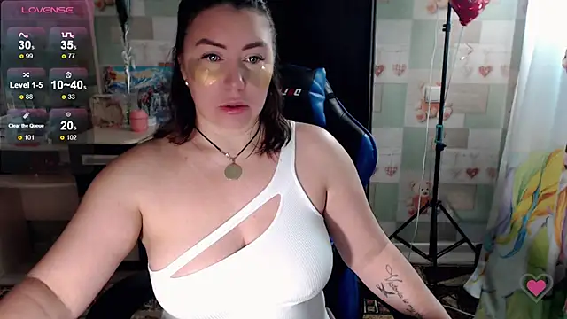 Korolek12 online show from November 17, 2025, 4:40 am