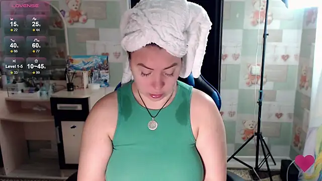 Korolek12 online show from December 2, 2025, 4:51 am