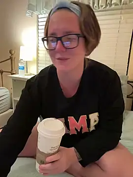 Lizzyloo online show from December 31, 2024, 1:04 am