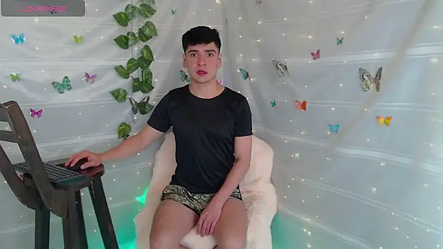 Snapshot of Jhonny_horny1 chatting on March 20, 2025, 1:59 pm Jhonny horny1 online show from March 20, 2025, 1:59 pm
