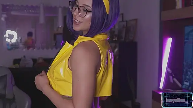 Snapshot of LucyAllenX chatting on December 8, 2024, 4:25 am LucyAllenX online show from December 8, 2024, 4:25 am