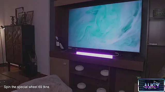 Snapshot of LucyAllenX chatting on December 20, 2024, 12:30 am LucyAllenX online show from December 20, 2024, 12:30 am