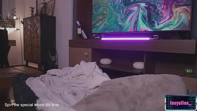 Snapshot of LucyAllenX chatting on December 20, 2024, 3:36 am LucyAllenX online show from December 20, 2024, 3:36 am