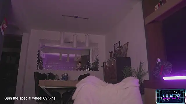 Snapshot of LucyAllenX chatting on January 24, 2025, 11:34 pm LucyAllenX online show from January 24, 2025, 11:34 pm