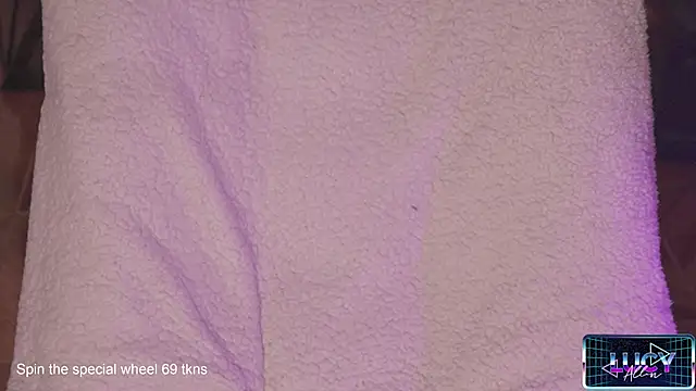 Snapshot of LucyAllenX chatting on January 27, 2025, 9:44 pm LucyAllenX online show from January 27, 2025, 9:44 pm