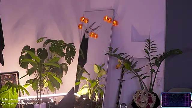 Snapshot of LucyAllenX chatting on October 27, 2025, 10:14 pm LucyAllenX online show from October 27, 2025, 10:14 pm