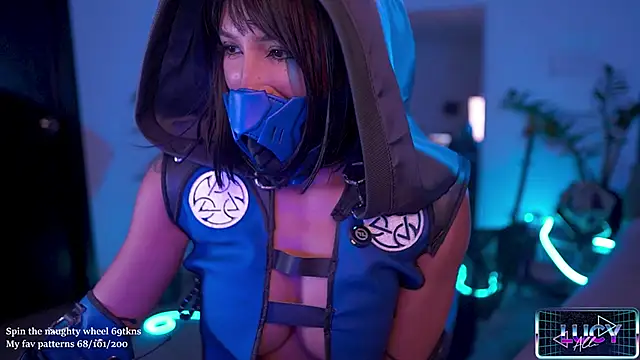 Snapshot of LucyAllenX chatting on October 28, 2025, 7:38 pm LucyAllenX online show from October 28, 2025, 7:38 pm