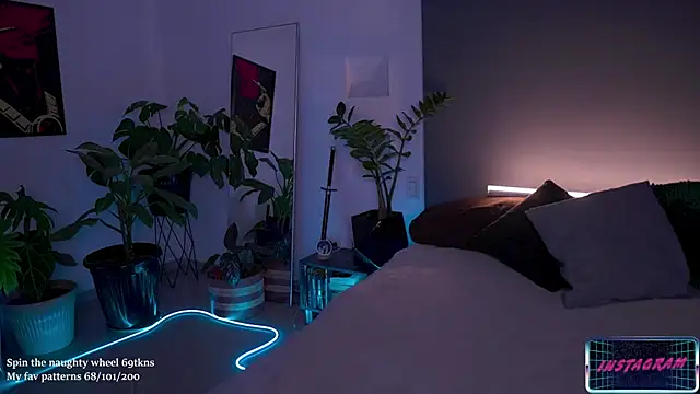 Snapshot of LucyAllenX chatting on November 13, 2025, 7:46 pm LucyAllenX online show from November 13, 2025, 7:46 pm