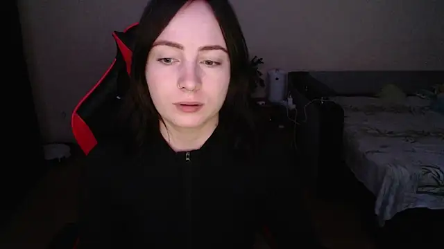 Laralianna online show from November 3, 2025, 6:53 pm