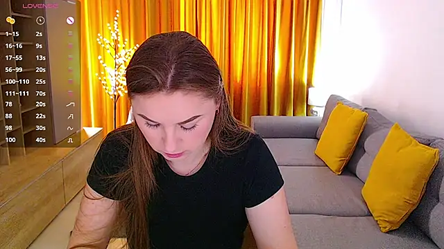  Mia Adams online show from December 5, 2024, 11:27 am