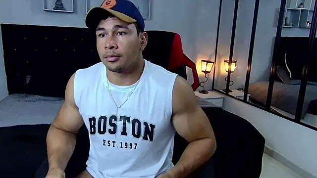 tyler hank01 online show from January 30, 2025, 9:04 pm