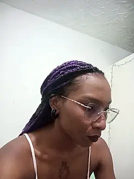 Majo Smith25 online show from November 14, 2025, 6:01 am