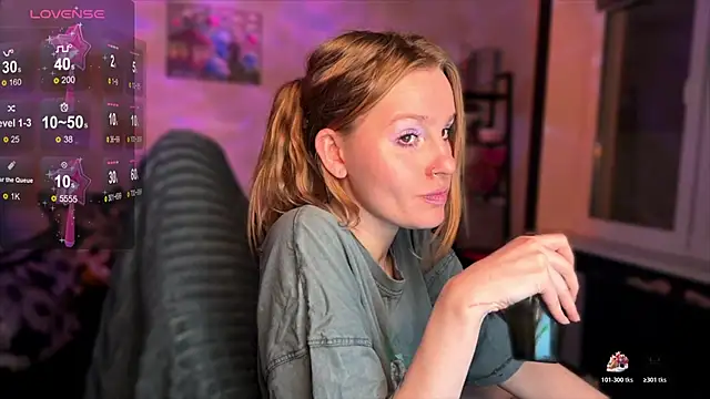 Snapshot of Chanel_Gill chatting on November 30, 2025, 1:20 am Chanel Gill online show from November 30, 2025, 1:20 am