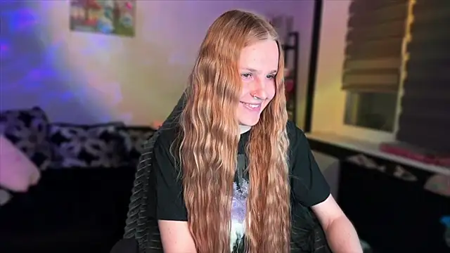 Snapshot of Chanel_Gill chatting on December 3, 2025, 5:22 pm Chanel Gill online show from December 3, 2025, 5:22 pm