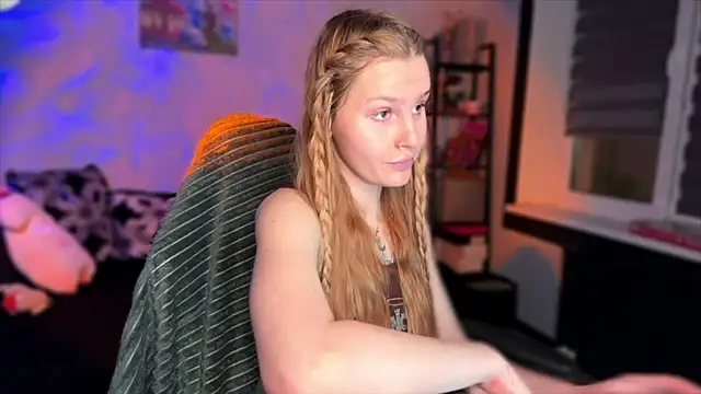 Snapshot of Chanel_Gill chatting on December 4, 2025, 7:22 pm Chanel Gill online show from December 4, 2025, 7:22 pm