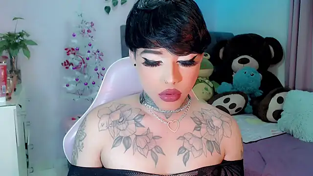 Snapshot of little_star_porn chatting on December 7, 2024, 11:34 pm little star porn online show from December 7, 2024, 11:34 pm