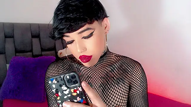 Snapshot of little_star_porn chatting on September 30, 2025, 6:18 am little star porn online show from September 30, 2025, 6:18 am