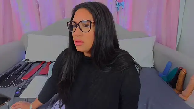 Snapshot of MeghanXO chatting on January 2, 2025, 2:57 pm MeghanXO online show from January 2, 2025, 2:57 pm