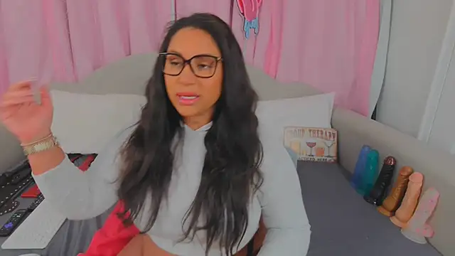 Snapshot of MeghanXO chatting on February 1, 2025, 2:02 pm MeghanXO online show from February 1, 2025, 2:02 pm