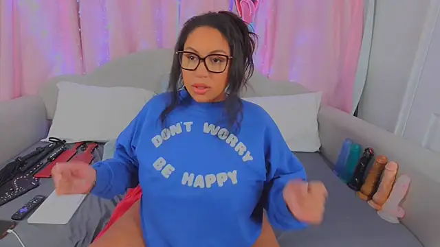 Snapshot of MeghanXO chatting on February 5, 2025, 3:34 am MeghanXO online show from February 5, 2025, 3:34 am