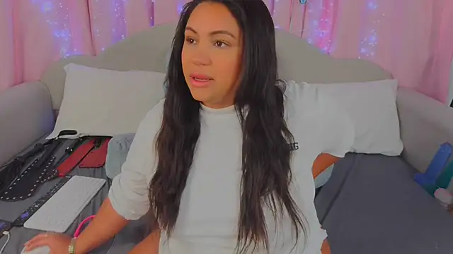 Snapshot of MeghanXO chatting on February 17, 2025, 1:21 pm MeghanXO online show from February 17, 2025, 1:21 pm