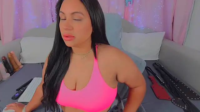 Snapshot of MeghanXO chatting on October 13, 2025, 1:11 pm MeghanXO online show from October 13, 2025, 1:11 pm