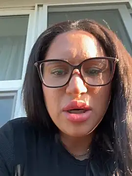 Snapshot of MeghanXO chatting on October 14, 2025, 1:12 pm MeghanXO online show from October 14, 2025, 1:12 pm