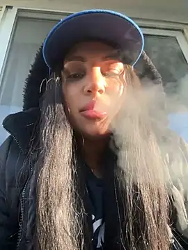 Snapshot of MeghanXO chatting on October 27, 2025, 1:04 pm MeghanXO online show from October 27, 2025, 1:04 pm