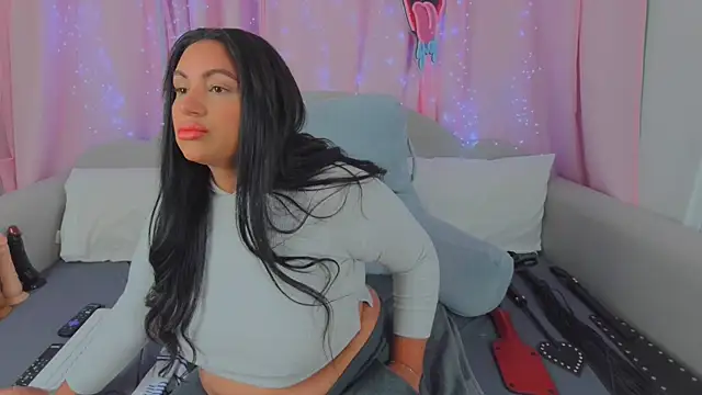 Snapshot of MeghanXO chatting on November 1, 2025, 1:24 pm MeghanXO online show from November 1, 2025, 1:24 pm