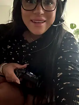 Snapshot of MeghanXO chatting on November 26, 2025, 2:51 pm MeghanXO online show from November 26, 2025, 2:51 pm