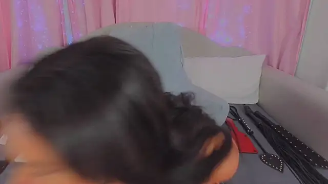 Snapshot of MeghanXO chatting on December 4, 2025, 2:43 am MeghanXO online show from December 4, 2025, 2:43 am