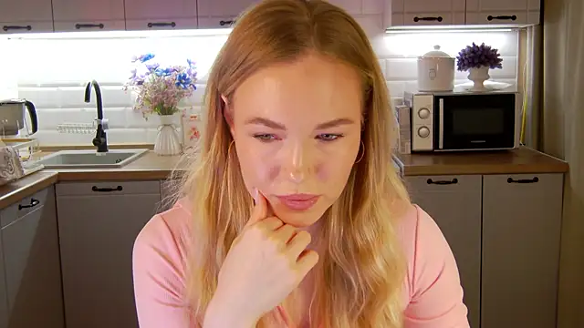 Veronika Mitchel online show from October 19, 2025, 12:28 pm