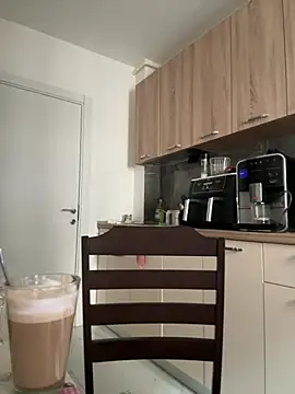 Snapshot of Scarlett-Dream chatting on February 14, 2025, 7:07 am Scarlett-Dream online show from February 14, 2025, 7:07 am